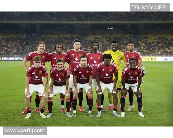 曼联足球历史传奇球星回顾与伟大时刻解析 曼联足球历史传奇球星回顾与伟大时刻解析