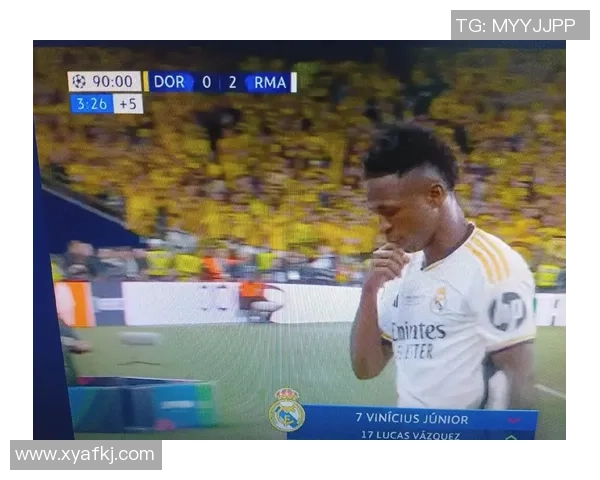 球场之外的魅力时刻：足球巨星们的Instagram私照大公开